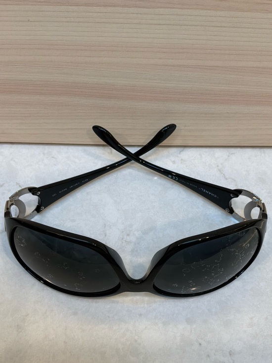 CHANEL Vintage Y2K Oversized Sunglasses 6014